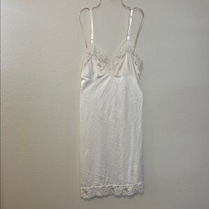 Vintage Lorraine cream satin slip‎ dress with floral lace detail Size Large